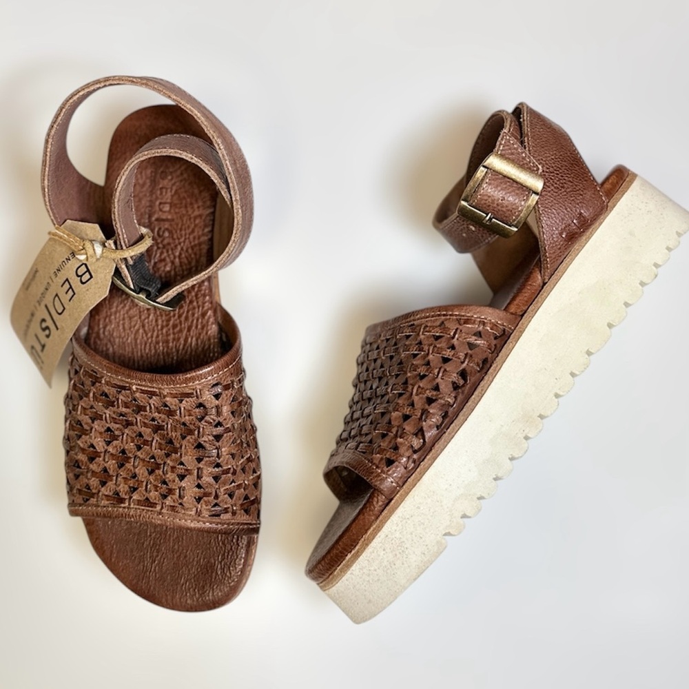 NWT Bed | Stu Cobbler Series Brisa Platform Sandals in Almond Dip Dye - Size 6